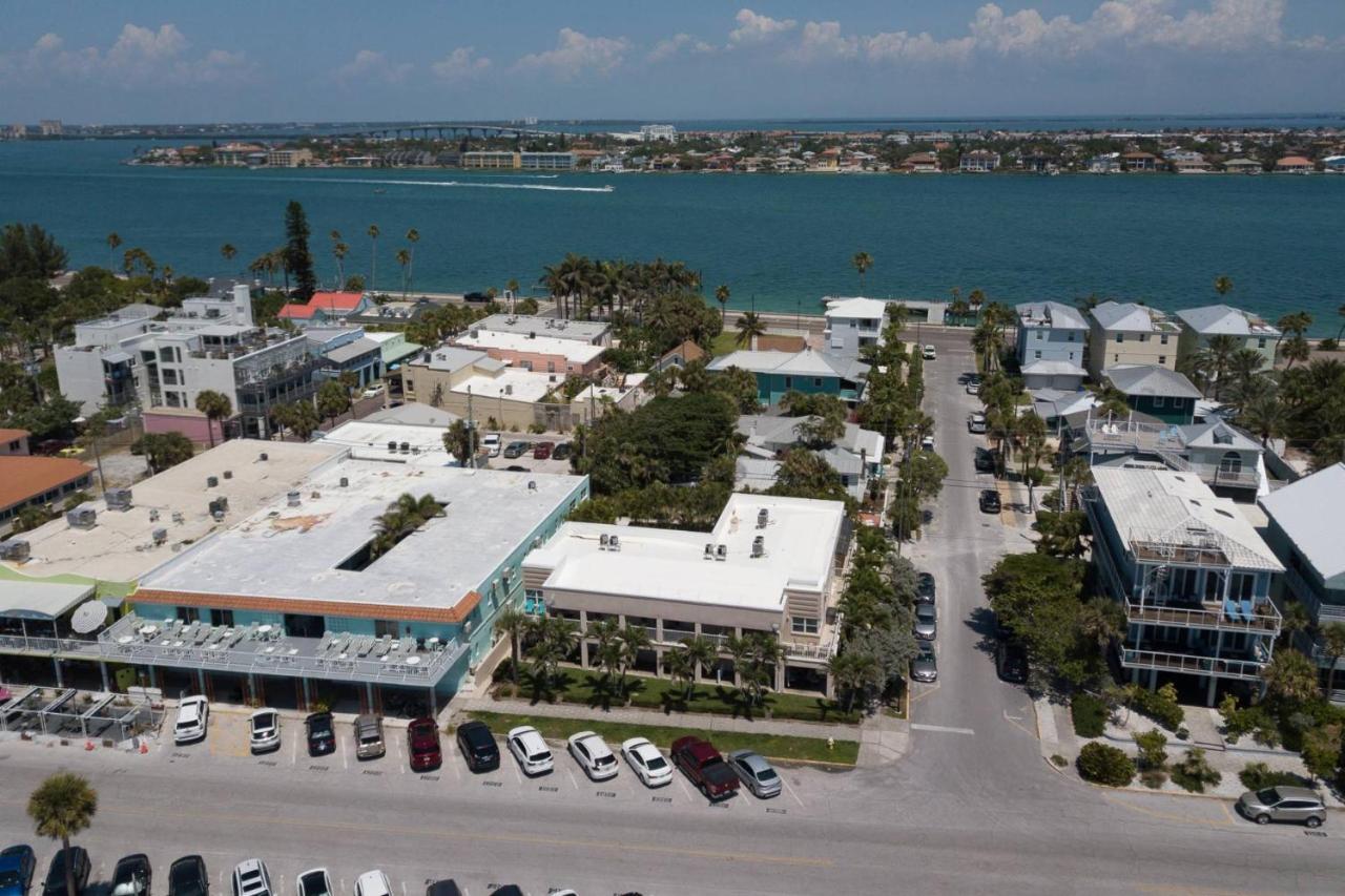 1 - Beach Club At Pass-A-Grille St. Pete Beach Exterior photo
