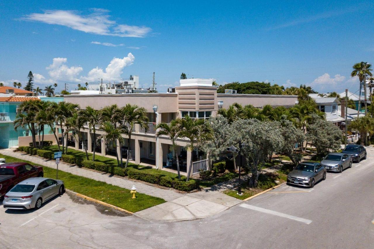 1 - Beach Club At Pass-A-Grille St. Pete Beach Exterior photo