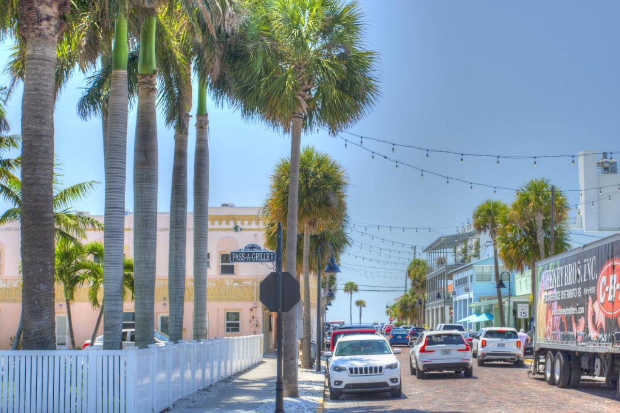 1 - Beach Club At Pass-A-Grille St. Pete Beach Exterior photo
