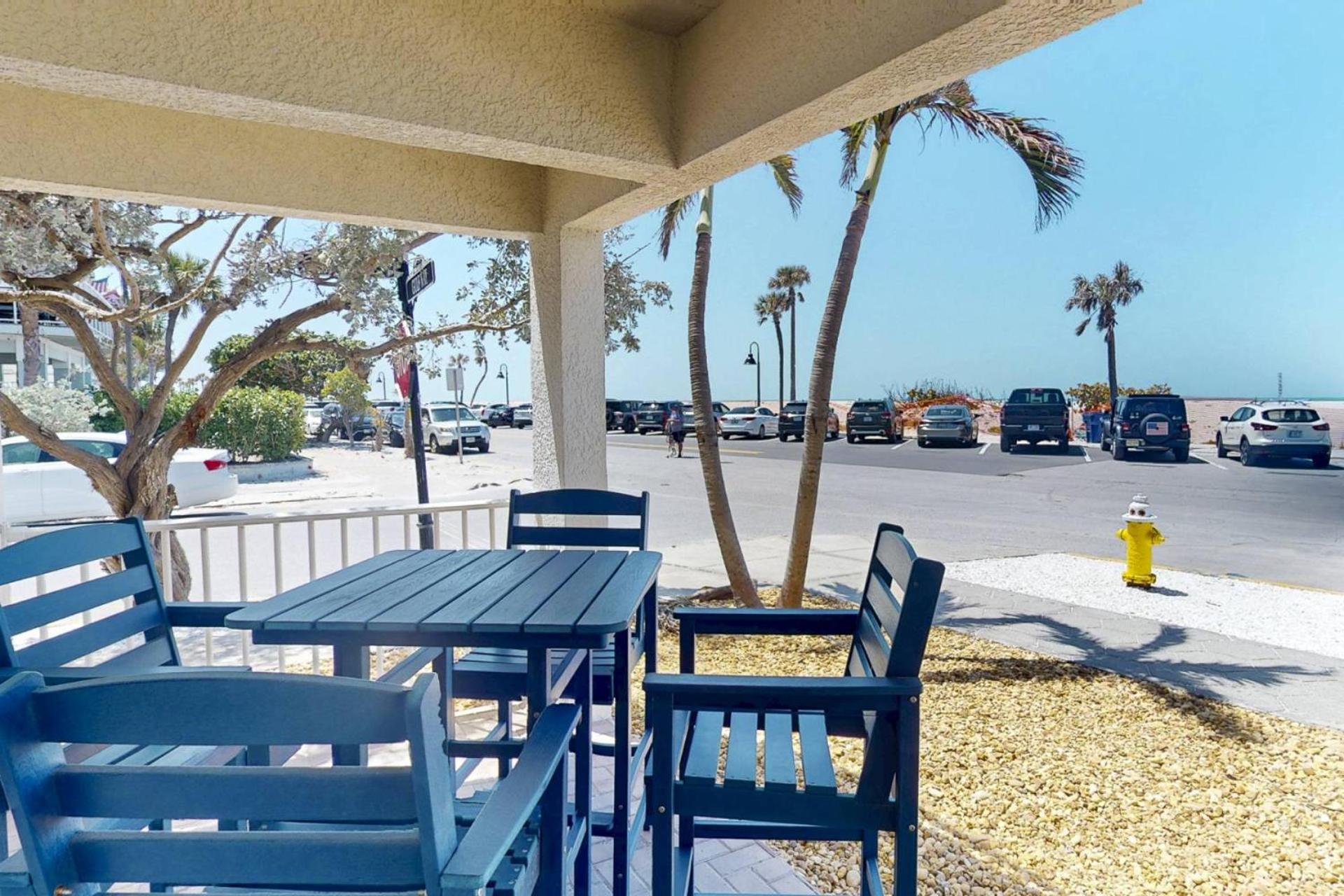 1 - Beach Club At Pass-A-Grille St. Pete Beach Exterior photo